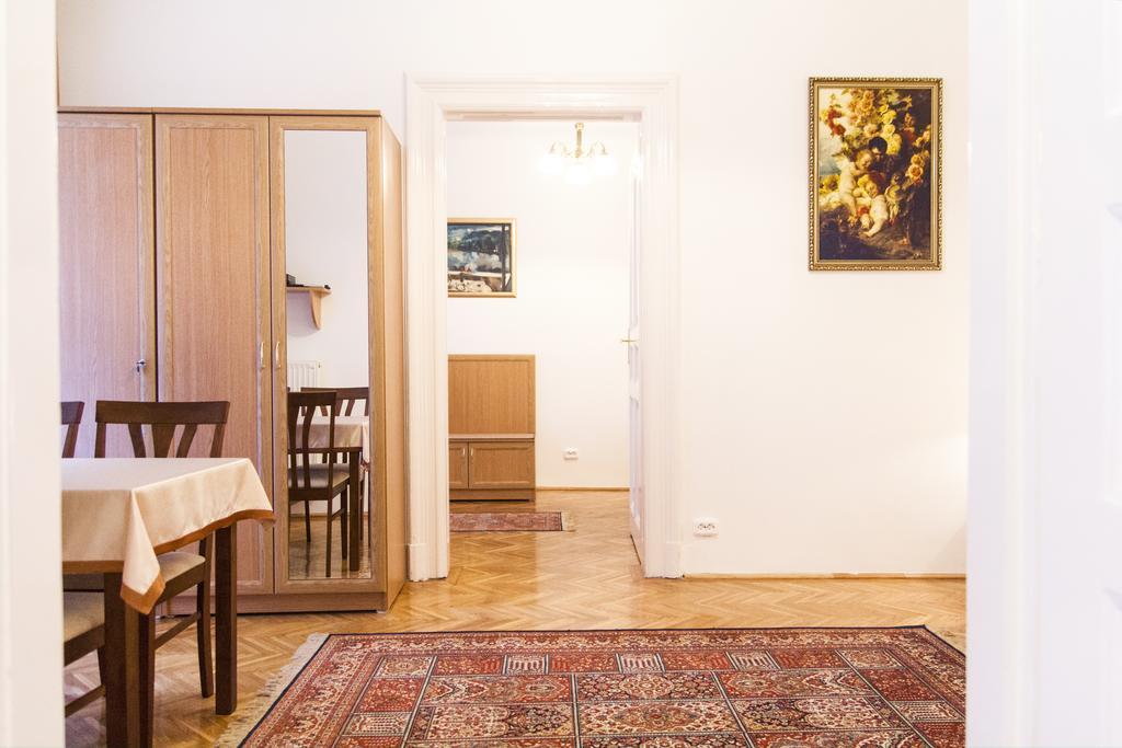 Authentic Budapest Apartment Room photo